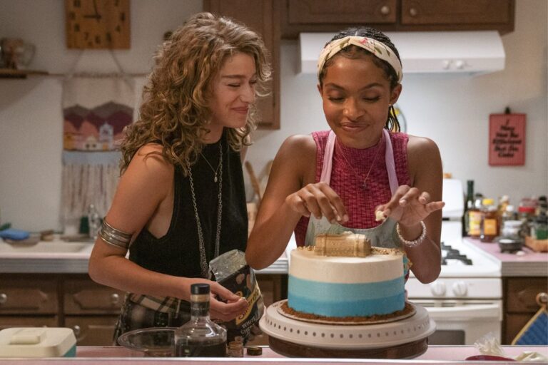 Sitting in Bars with Cake : Une aventure sucrée débarque en exclusivité sur Prime Video !