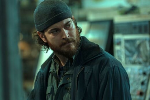 Kübra L'acteur Du Tailleur Brille à Nouveau Sur Netflix !