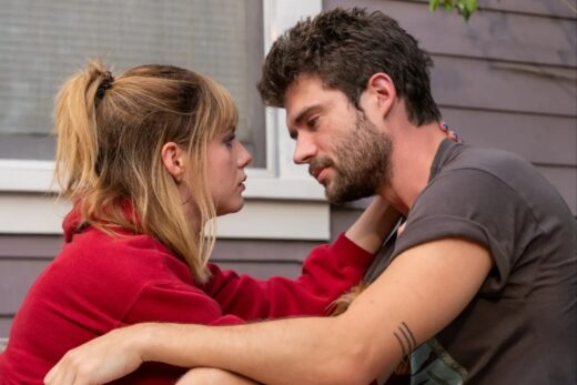 Lucy Boynton et David Corenswet : un duo électrisant dans The Greatest Hits