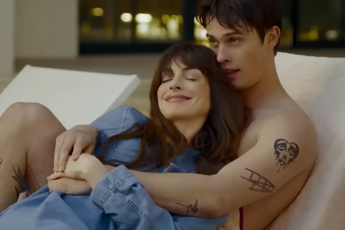 L'idée D'être Avec Toi Anne Hathaway Parle De Sa Scène D'intimité Avec Nicholas Galitzine !