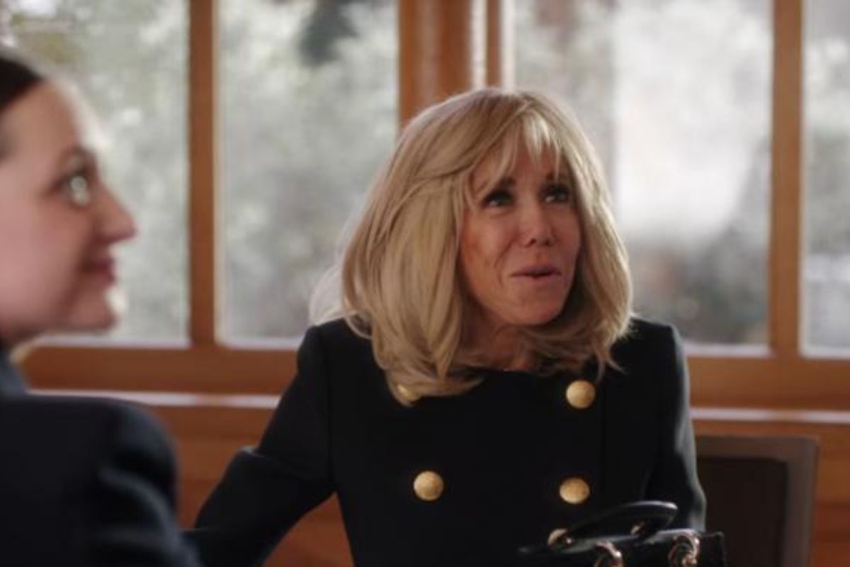Brigitte Macron S’est Invitée Dans Emily In Paris, Mais à Une Condition