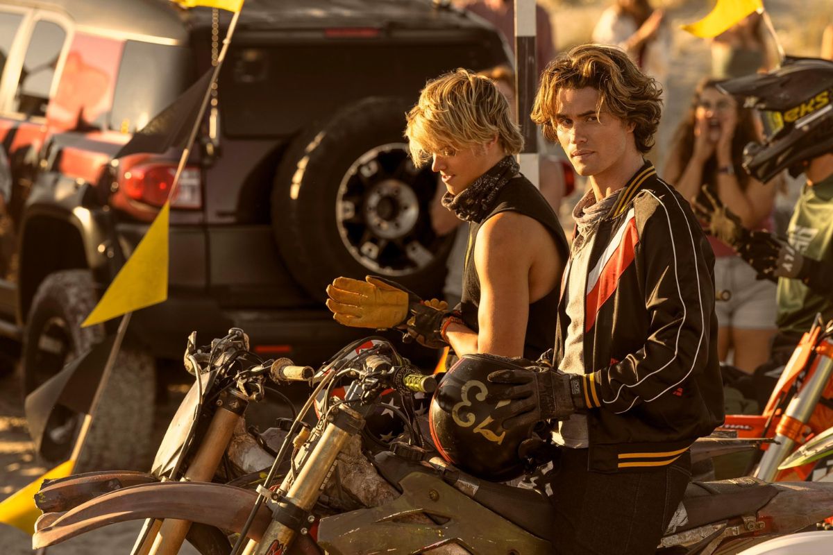 Netflix Ce Mois D'octobre Signe Le Retour D'outer Banks Et D'une Autre Série Très Attendue