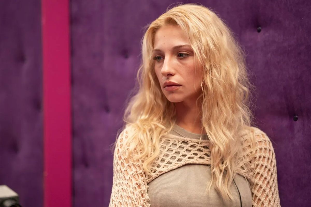 « J'ai Pleuré La Première Fois Que J'ai Vu ça », Loana Brise Le Silence Sur La Série Top 1 De Prime Video